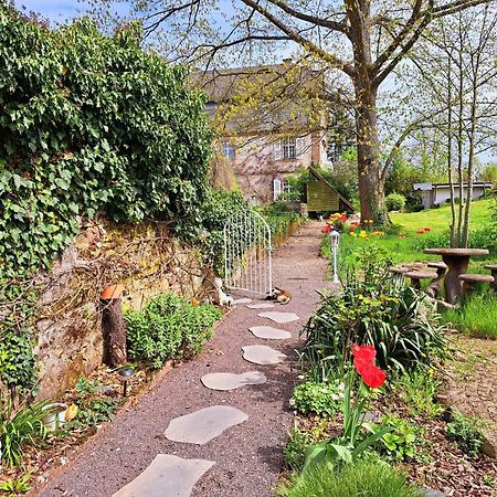 Schloss Hilbringen Gesindewohnungen Merzig Ngoại thất bức ảnh